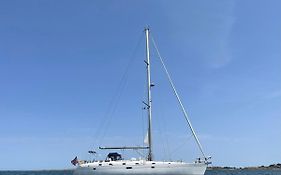 Beautiful And Comfortable Sailboat With Secure Parking Available