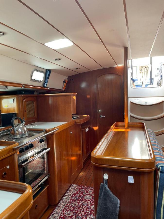 Beautiful And Comfortable Sailboat With Secure Parking Available Hotel Barcelona Exterior photo