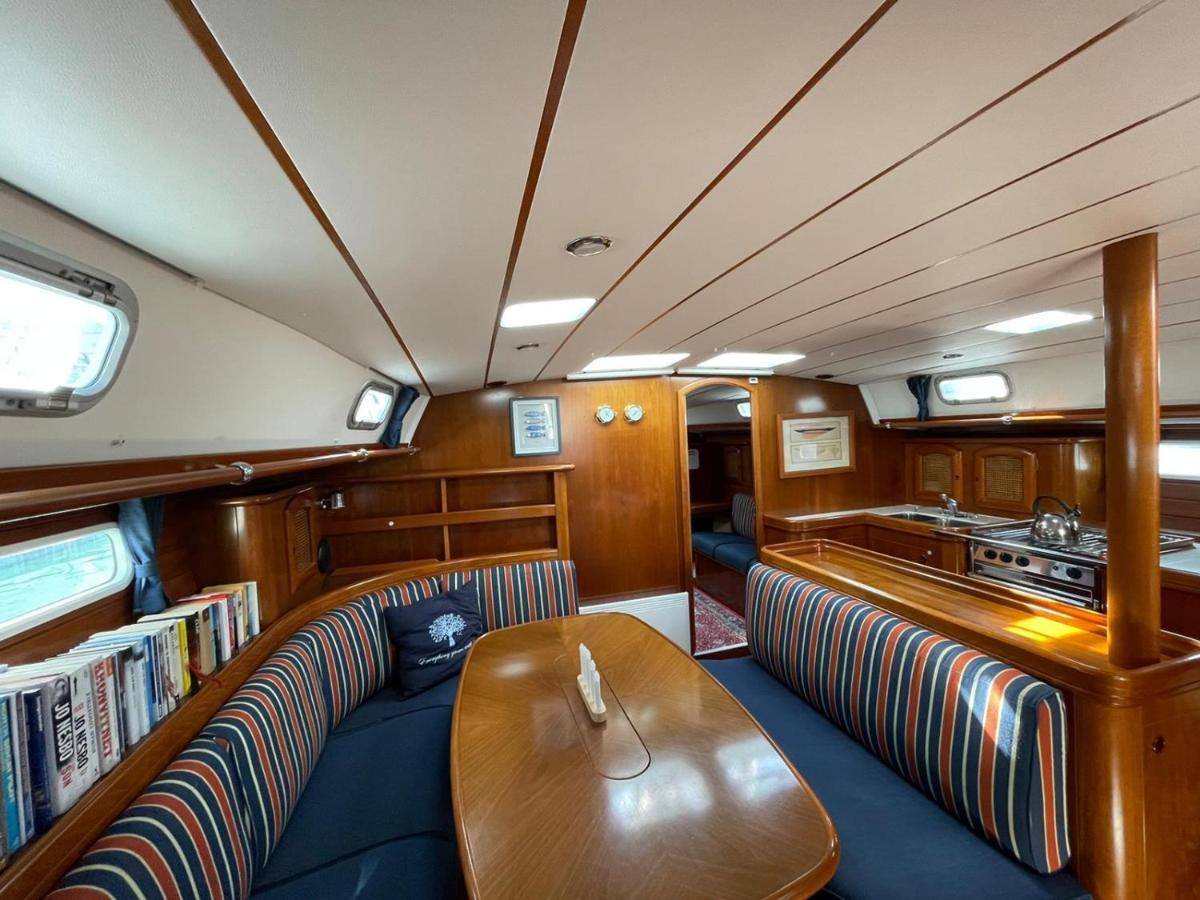 Beautiful And Comfortable Sailboat With Secure Parking Available Hotel Barcelona Exterior photo