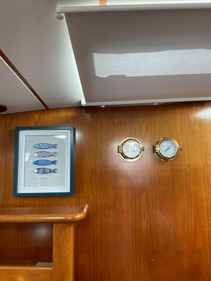 Beautiful And Comfortable Sailboat With Secure Parking Available Hotel Barcelona Exterior photo